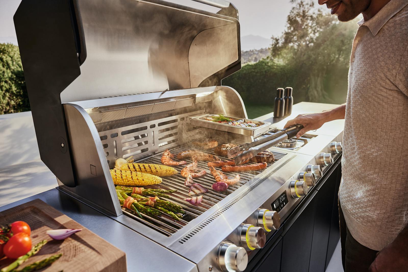 Modulare Miele Outdoor-Küche im Außenbereich